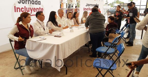 Participa voluntariado del Congreso en "Jornada de Atención Ciudadana" en Acatlán