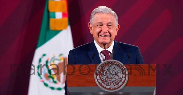 Minimiza AMLO alerta de EEUU a turistas por conflicto de taxistas en Cancún