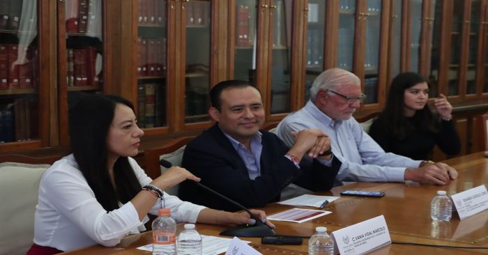 Firman diputados convenio con fundaci&oacute;n Una Nueva Esperanza