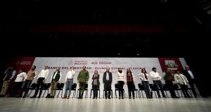Se reúne López Obrador con funcionarios de Bienestar en Tlaxcala