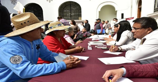 Ofrecen certeza jurídica a habitantes de Teziutlán en "Martes Ciudadano"