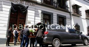 &quot;Su legado se queda&quot;; Cabildo y Congreso homenajean a fallecidas