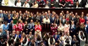 Hace campaña Xóchitl Gálvez desde la tribuna del Congreso federal