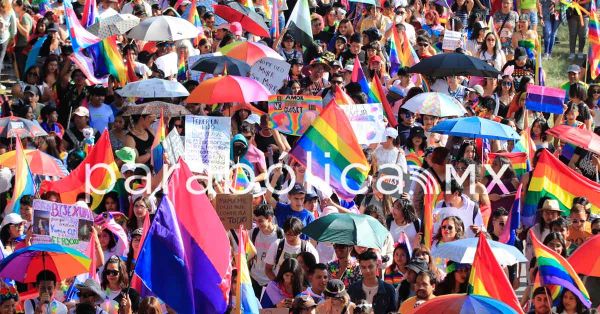 Marchan más de 20 mil por el Orgullo LGBTTTIQ+