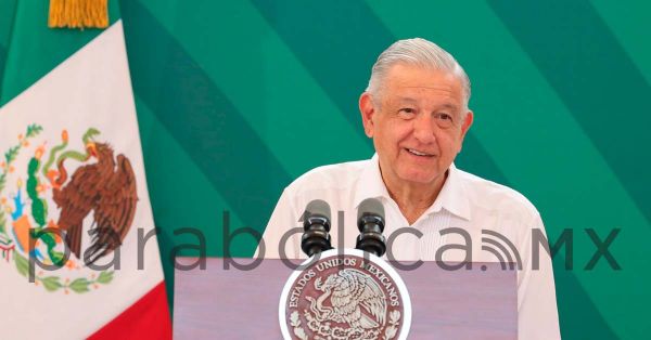 Acusa AMLO que Torre Centro en Veracruz es un “monumento a la corrupción” de Yunes