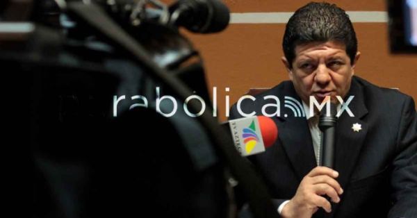 Obtiene FGR formal prisi&oacute;n contra Adolfo Karam