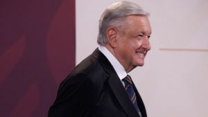 Promete AMLO que no habrá amarga Navidad en Acapulco