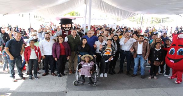 Reciben beneficios en la junta auxiliar de Tecola con “Viernes de las Mujeres”