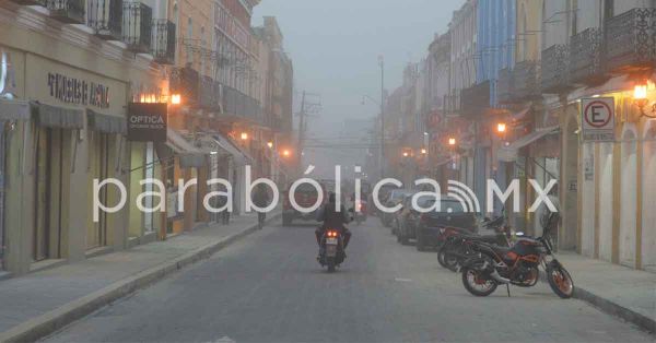 Corre viento y cubre Atlixco y Puebla capital de ceniza