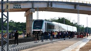 Emitirá AMLO decreto para que vías férreas sean para trenes de pasajeros