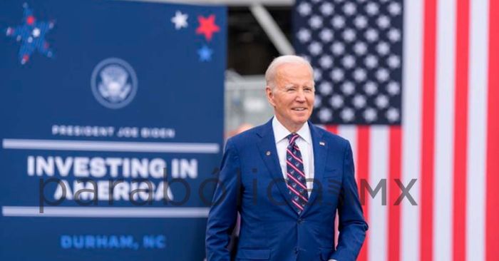 Firma Joe Biden ley que pone fin a emergencia nacional por Covid-19