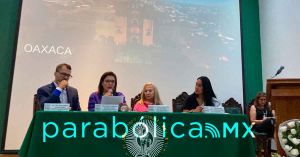 Presentan el libro &quot;Camino de México&quot; de Marcelo Ebrard en la Escuela Libre de Derecho