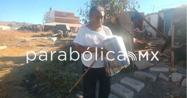 Otorga DIF apoyos alimentarios a vecinos de la colonia El Capullo