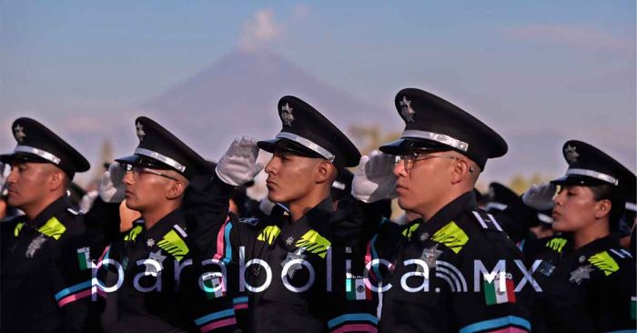 Se gradúan 61 elementos de la Policía Municipal de la capital