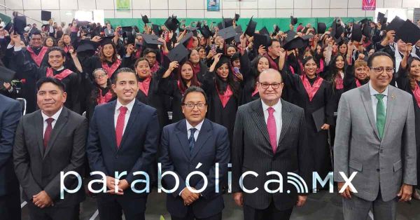 Grad&uacute;a IEDEP a m&aacute;s de 200 estudiantes de 5 licenciaturas