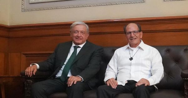 Reunión entre AMLO y el padre Solalinde, tratan tema de migración