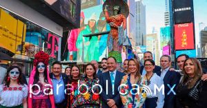 Inauguración delegación poblana exposición de catrinas en Times Square, NY