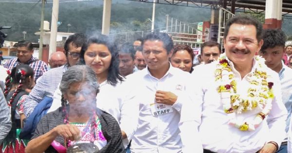 Comprometido Nacho Mier con el progreso en comunidades ind&iacute;genas de Puebla