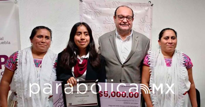 Reconoce gobierno estatal excelencia académica a estudiantes del IEDEP