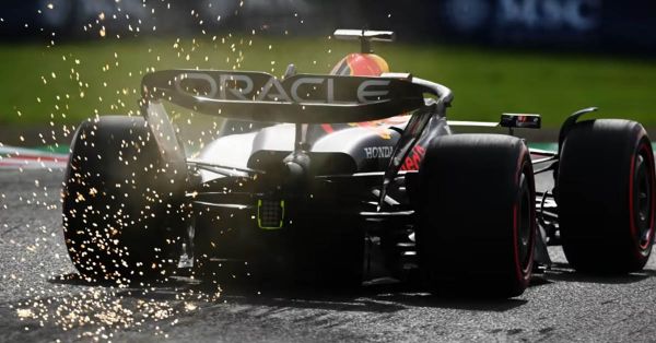 Se lleva Verstappen la pole de GP en Japón