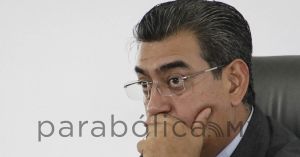 Generación de empleos evita que poblanos desvíen el camino: Sergio Salomón