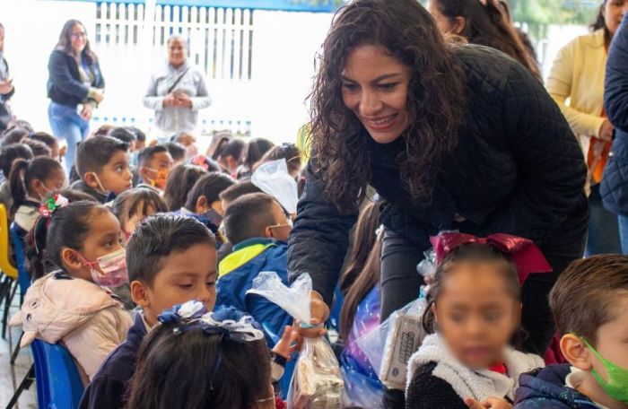 Entrega DIF de San Andrés Cholula desayunos escolares fríos