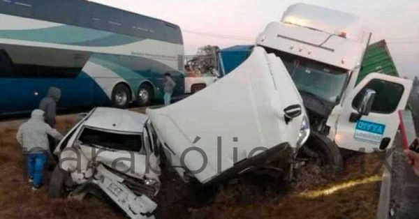 Deja carambola en la autopista Toluca - Naucalpan 3 muertos y 20 heridos