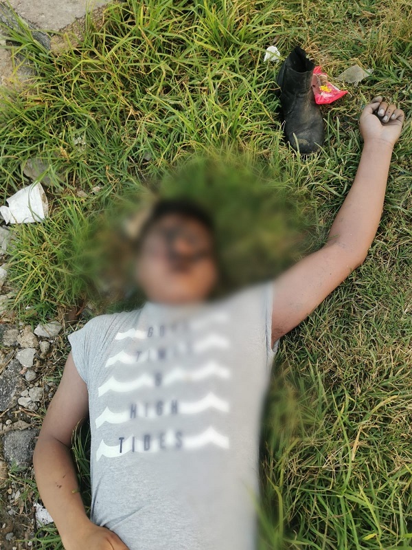 hombre muerto en canoa