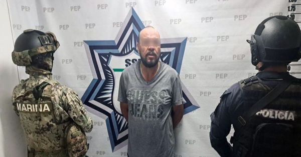 Detienen SSP y SEMAR a un hombre en posesión de arma, droga y dinero