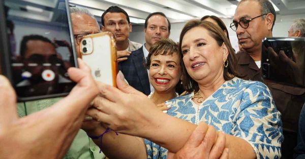 Promete G&aacute;lvez a microempresarios aligerar carga fiscal