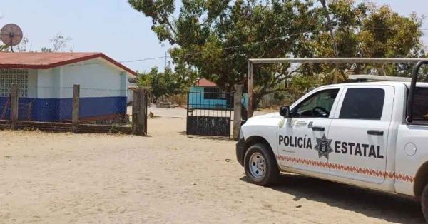 Comando armado asalta tres escuelas de Guerrero; abren diligencia