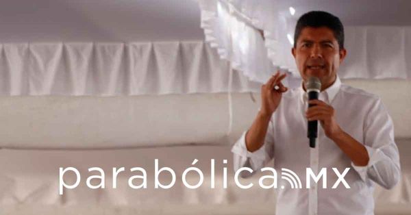 Se queja Eduardo Rivera por cambio de sede de su cierre de campa&ntilde;a