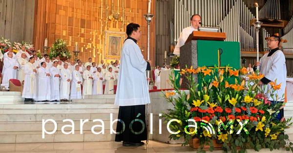 Peregrinan creyentes de la arquidiocesis de Puebla a la Basilica de Guadalupe