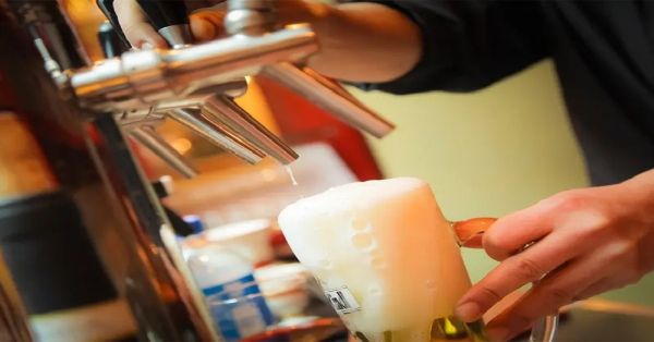 Aumenta consumo de alcohol entre jóvenes de 15 a 19 años: OMS