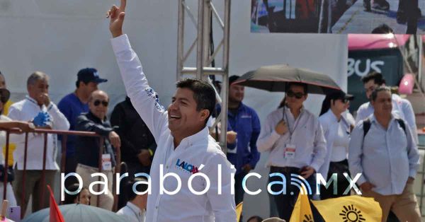 Defiende Eduardo Rivera el Seguro Popular del peñismo y calderonismo