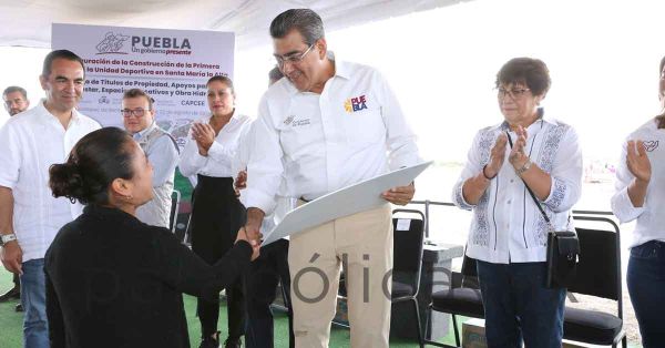 Inaugura Sergio Salomón Unidad Deportiva en Tlacotepec
