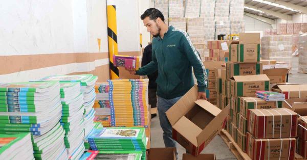 Inicia SEP distribución de más de 300 mil libros de texto gratuitos
