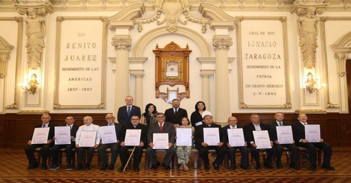 Entregan reconocimientos de Poblanos Distinguidos