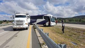 Amagan campesinos con derrumbar puente en el Arco Norte; se cumplen 3 días de bloqueo