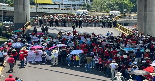 Bloquean Aeropuerto y otras zonas en CDMX por la CNTE