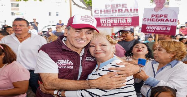 Visita Pepe Chedraui la Unidad Habitacional La Margarita