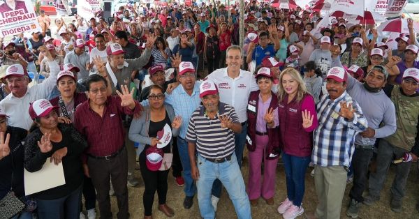 Visita Pepe Chedraui a vecinas y vecinos de colonias del Distrito Local 11