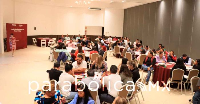Prepara Morena en Puebla a autoridades de 127 municipios