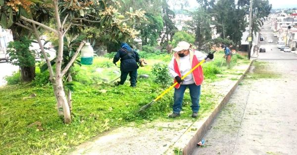 Realizan mantenimiento en parques, calles y puntos de luz en la capital poblana