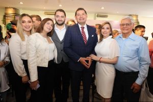 Felicita Armenta a los padres poblanos en su día
