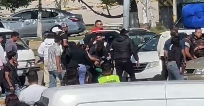 Conflicto entre ambulantes previo al concierto de Luis Miguel en Puebla
