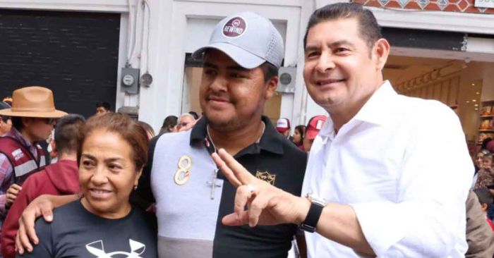 Refrenda Armenta beneficio para policías y sus familias