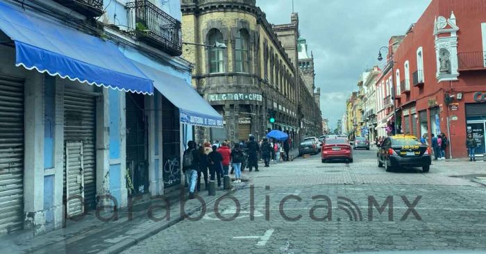 Decomiso de mercanc&iacute;a desata trifulca en la 8 Poniente
