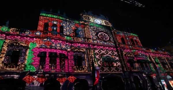 Disfruta del Videomapping “Puebla: Ciudad de Guardianes” en el Palacio Municipal