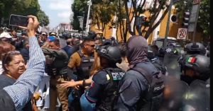 Retiran de manera pacífica a los manifestantes de la 11 y Reforma